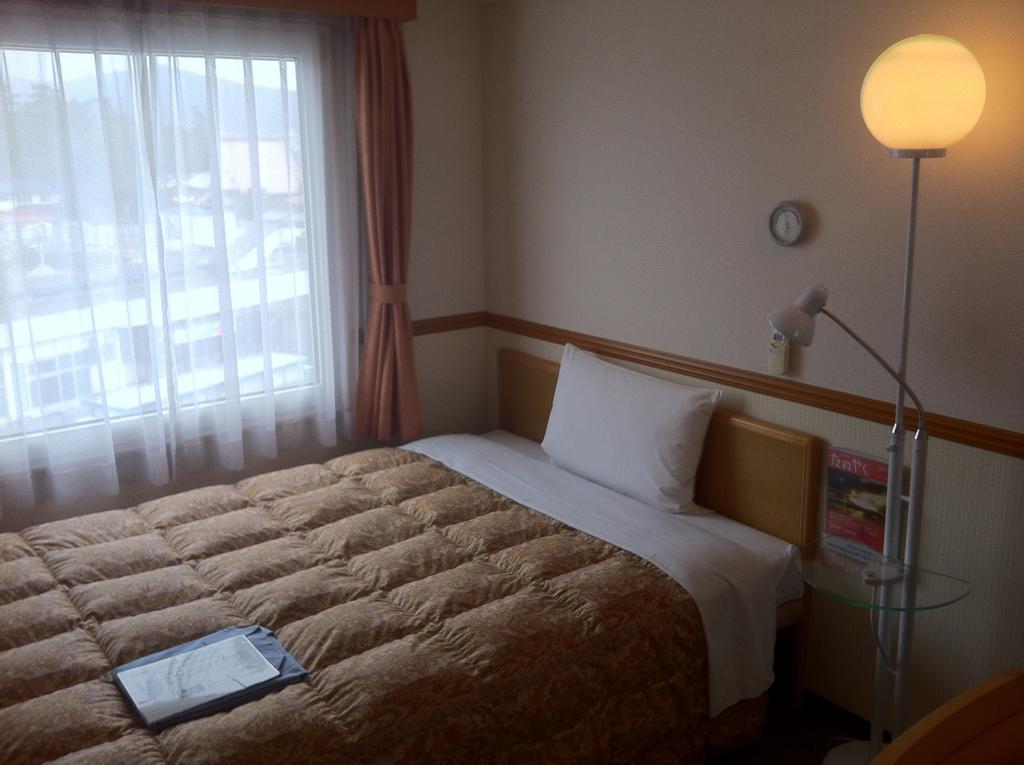 Toyoko Inn Higashi-Hiroshima Saijo Ekimae Extérieur photo